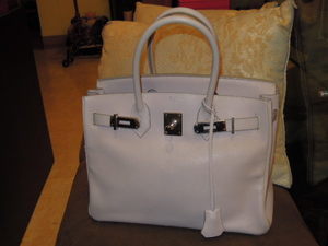 愛(ài)馬仕Hermes Herbag 39 新款價(jià)格、銷售排名與二手市場(chǎng)解析